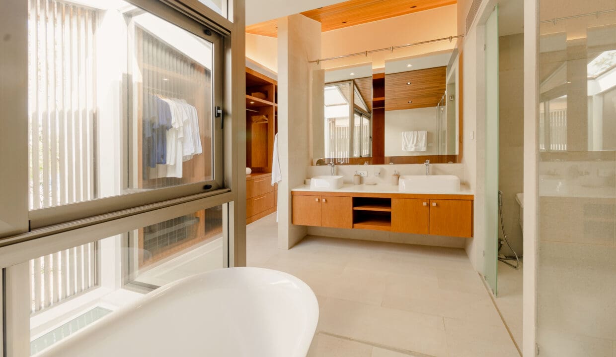 Bathroom4-3